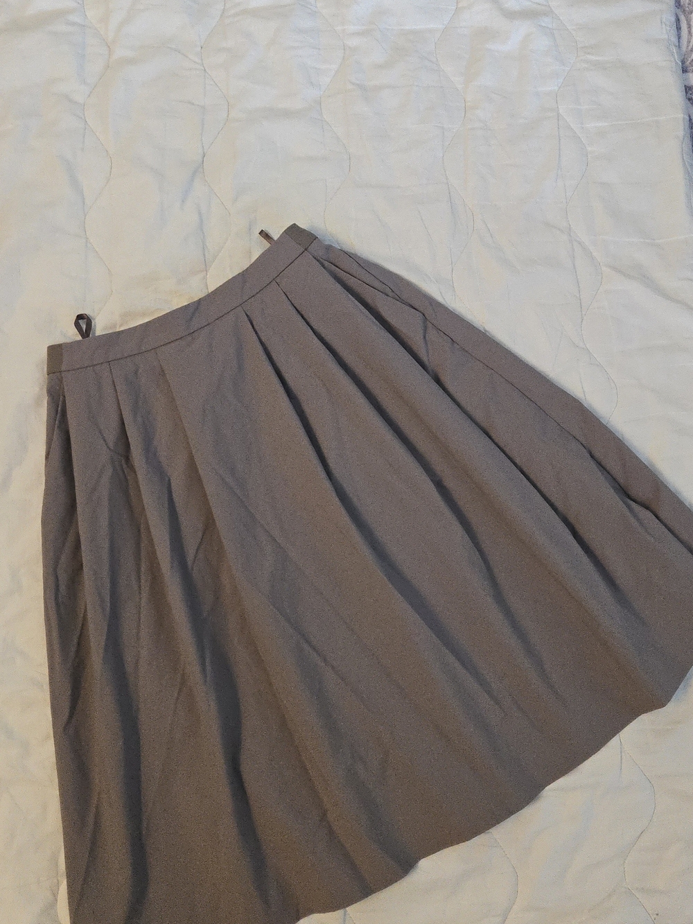 Uniqlo Khaki Pleated Midi Skirt Lightweight A-Line Size S/M